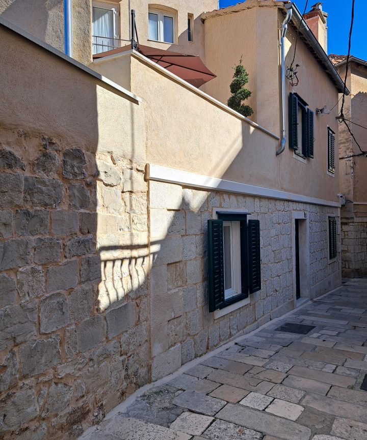 House Olenta – Luxury Apartments in Split Varoš - Contact